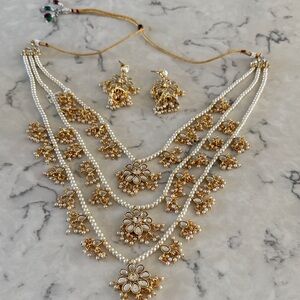 Elegant Gold and White Floral Jewelry Set